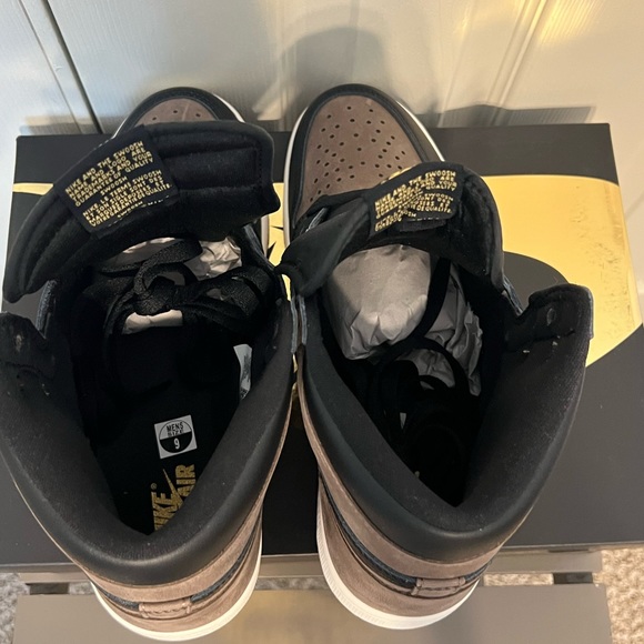 Air Jordan 1 Retro High OG - Picture 6 of 9